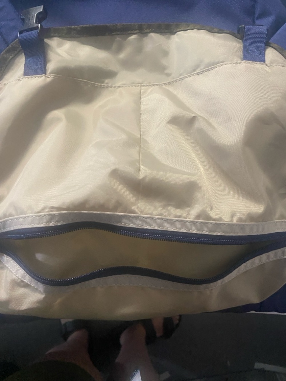 Patagonia Arbor Classic DayPack 25L  Backpack blue W/ embroidered orchard - Picture 6 of 10